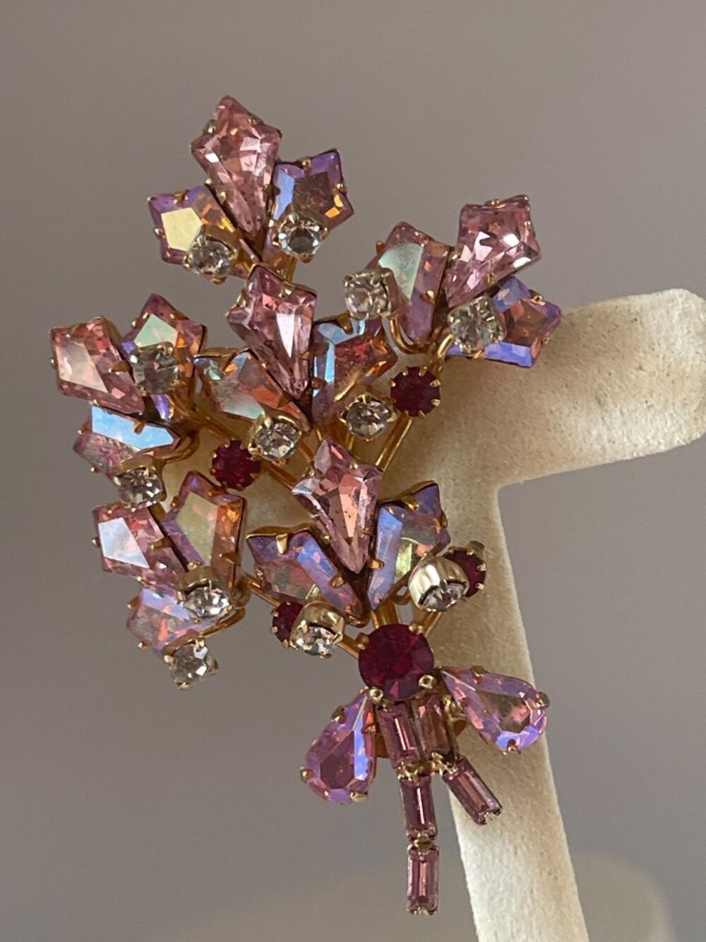 Vtg Pink Aurora Borealis Glass Vendome Brooch With Flaw - Shimmering Sparkle Ele